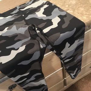 Nwt 19 VS Pink camo High Waist legging